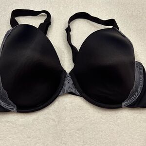 Vanity Fair 40C black with silver trim lightly lined bra 2 hook close